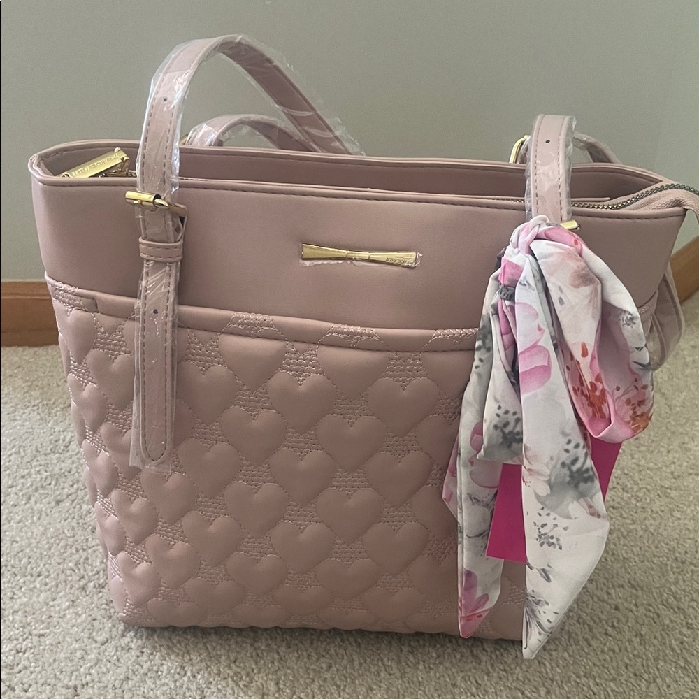 Betsey Johnson Eva Shopper - Picture 6 of 6